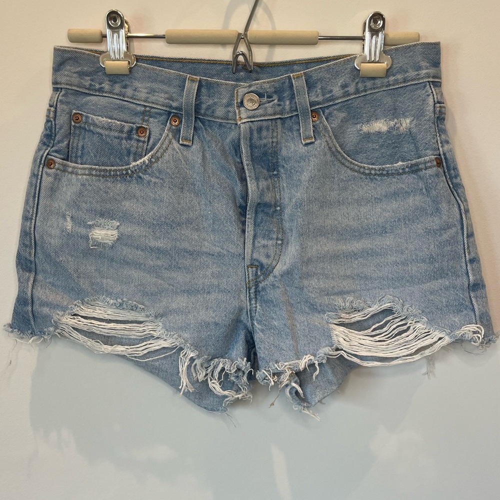 Levi’s 501 light denim jean shorts